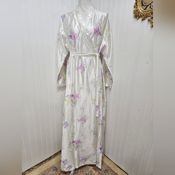 Floral Satin Robe - White and Purple Vintage Gilead M-L - Picture 1 of 4